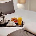 Base Serviced Apartments - Cumberland Apartments