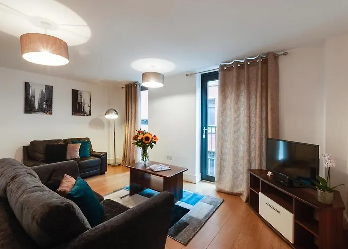 Base Serviced Apartments - Cumberland Apartments