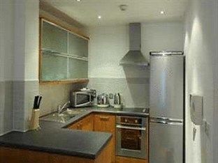 Base Serviced - Cumberland Apartment